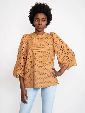 Blouse in Camel San Gallo Lace
